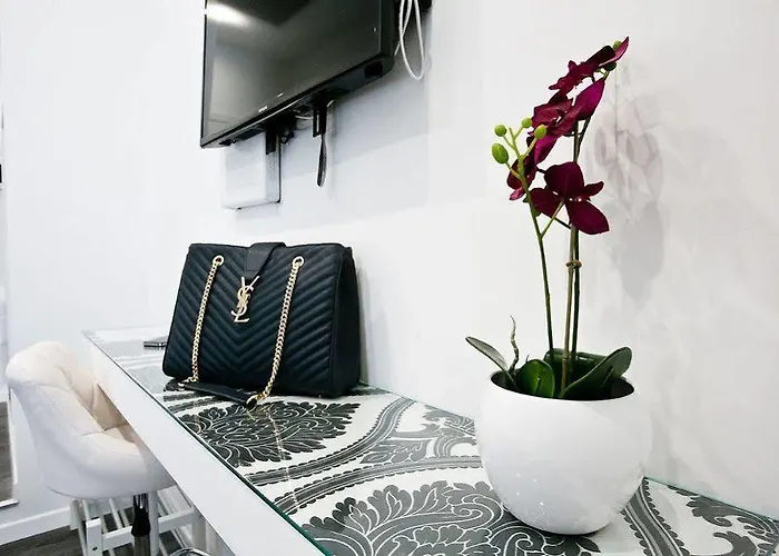 Key Luxury House בית הארחה 4*